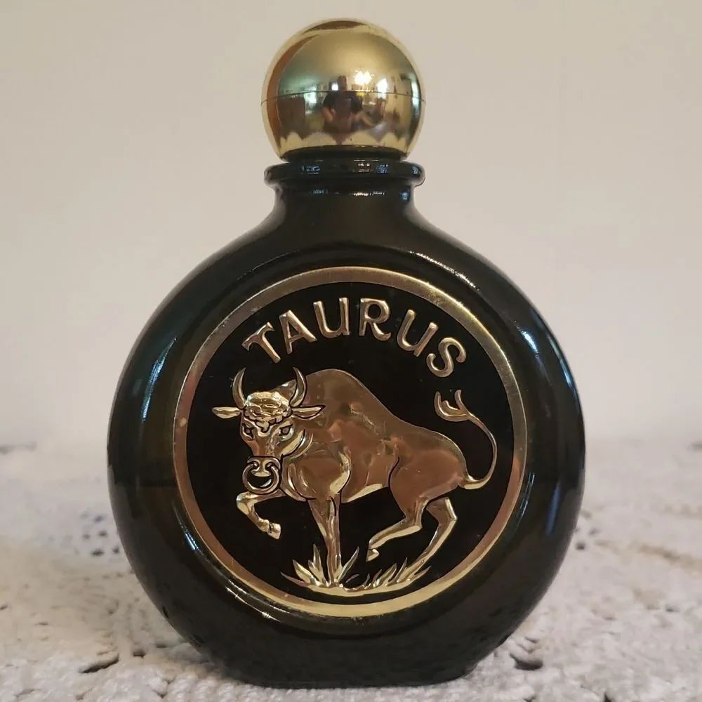 Vintage Avon Star Signs "TAURUS" Bull Glass Decanter